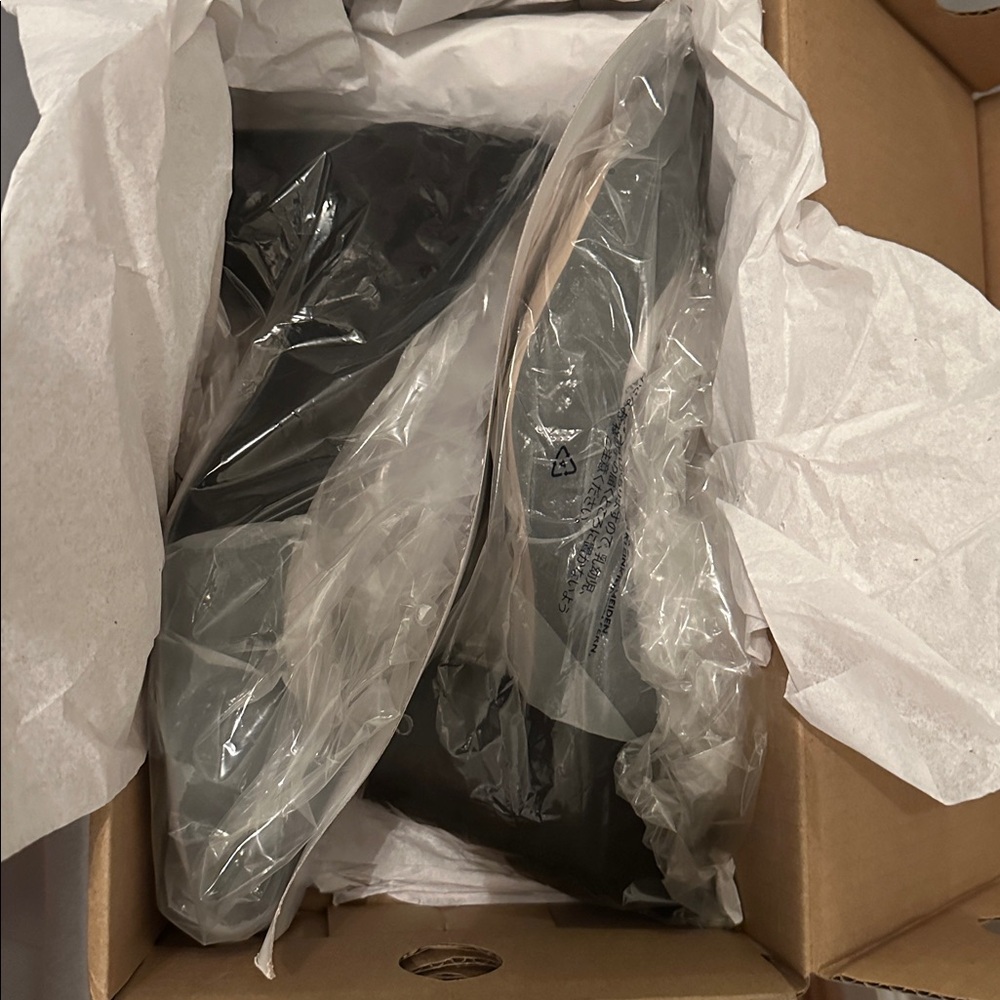 Block Heel Pump black Lands’ End shoes still in box - Picture 2 of 5